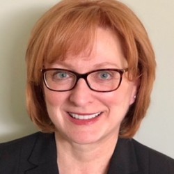 Julie Aker Headshot