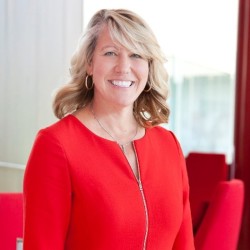 Julie Hamilton headshot