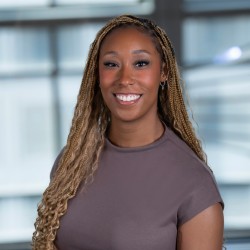 Yhanna McKinney Headshot