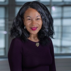 Robyn Reese Headshot