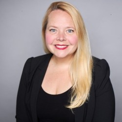 Lindsay Morris Headshot