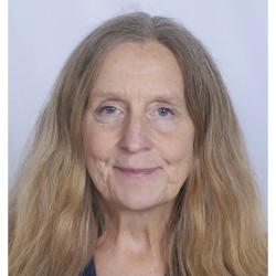 Liz Cummings Headshot