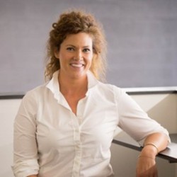 Kathryn Hennessy Headshot